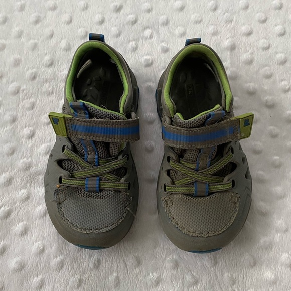 Merrell Toddler Shoes (size 6) - Picture 5 of 6